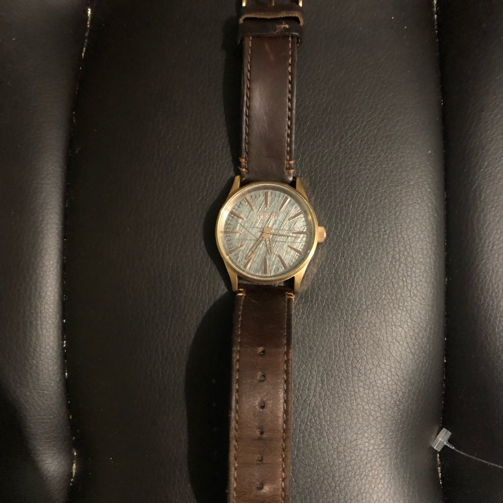 Nixon watch rose gold color w/brown leather band
